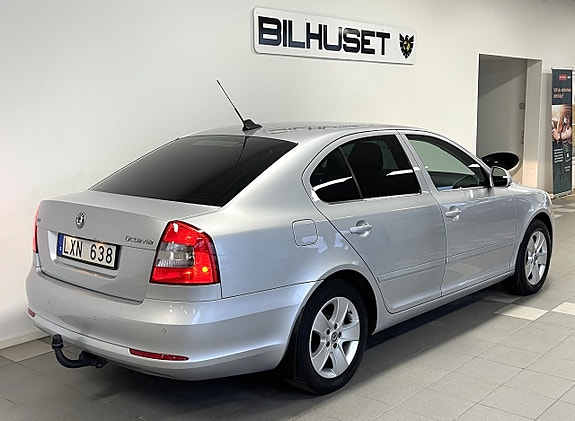 Skoda Octavia 2 of 5