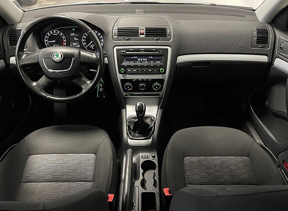 Skoda Octavia 8 of 13