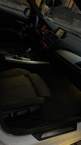 BMW 118i 7 of 11