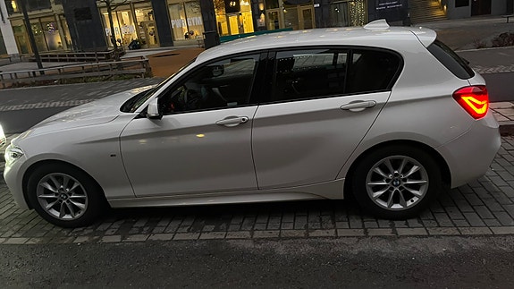 BMW 118i 5 of 11