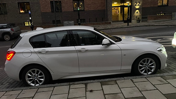 BMW 118i 6 of 11