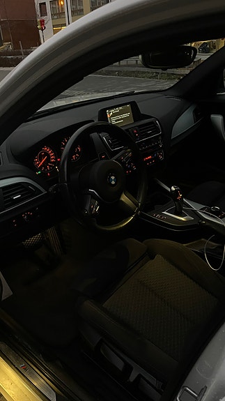 BMW 118i 8 of 11