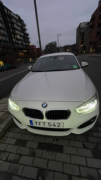 BMW 118i 2 of 11
