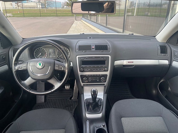 Skoda Octavia Scout 9 of 14