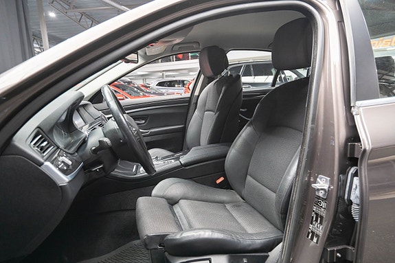 BMW 520d 15 of 25