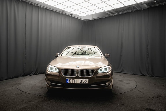 BMW 520d 3 of 5