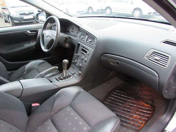 Volvo S60 9 of 14