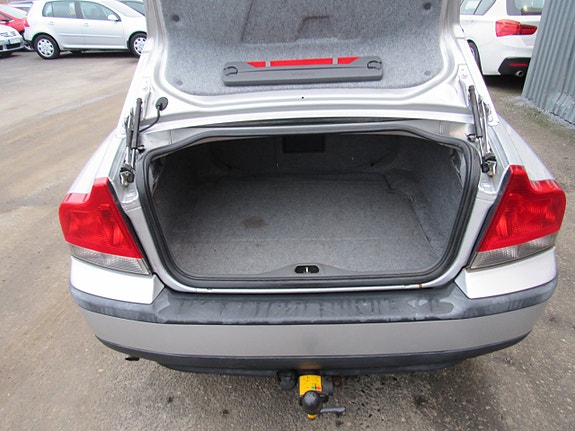 Volvo S60 8 of 14