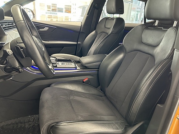 Audi Q8 9 of 27