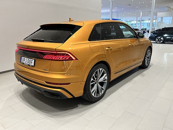 Audi Q8 4 of 27