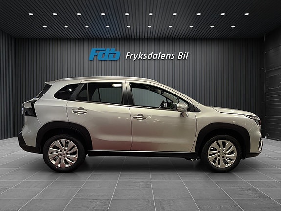 Suzuki S-Cross 7 of 18