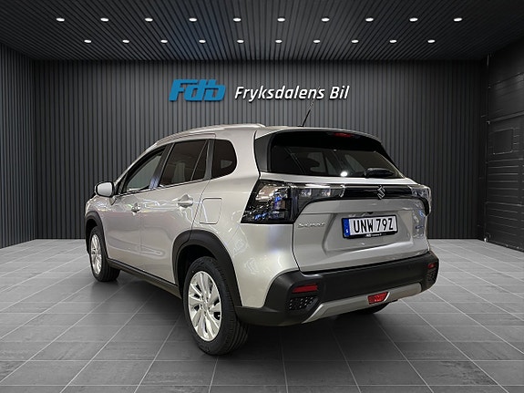Suzuki S-Cross 4 of 18