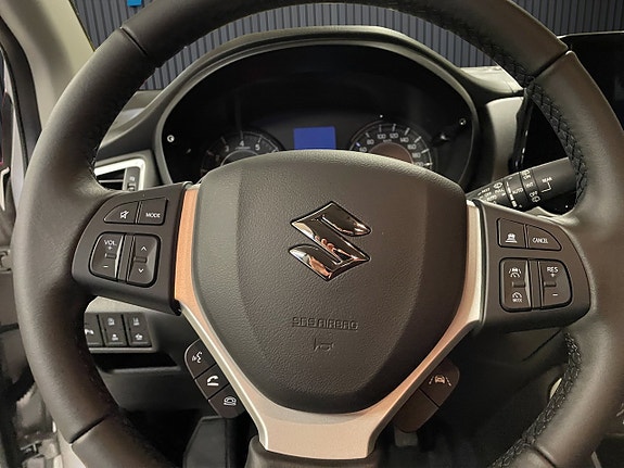 Suzuki S-Cross 10 of 18