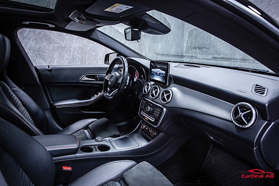 Mercedes-Benz CLA220 d 14 of 27