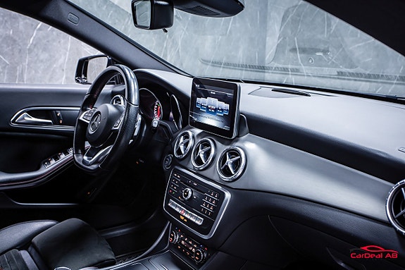 Mercedes-Benz CLA220 d 13 of 27