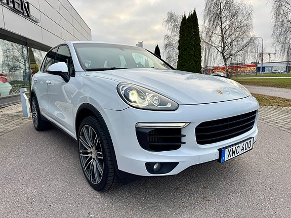 Porsche Cayenne 6 of 21