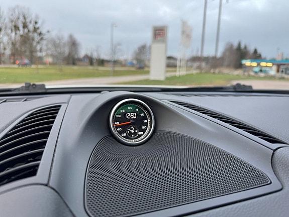 Porsche Cayenne 12 of 21