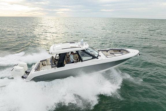 BOSTON WHALER 11 of 12