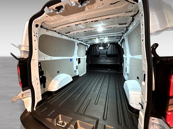 Ford Transit Custom 13 of 13