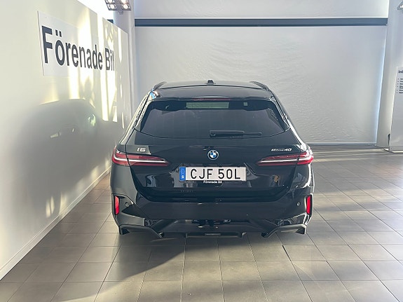 BMW i5 12 of 14