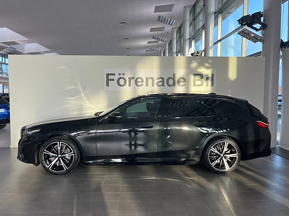 BMW i5 3 of 5
