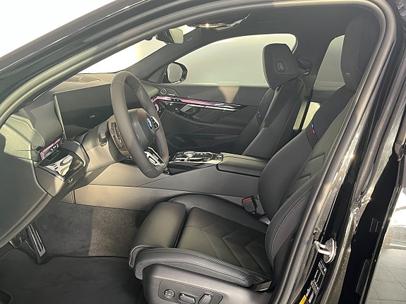BMW i5 5 of 5