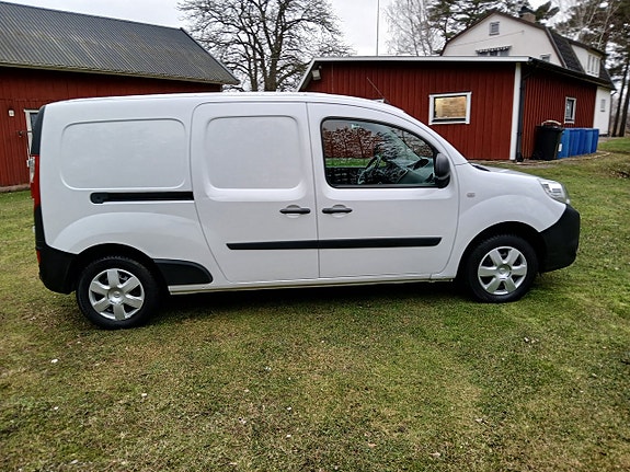 Nissan NV250 4 of 5
