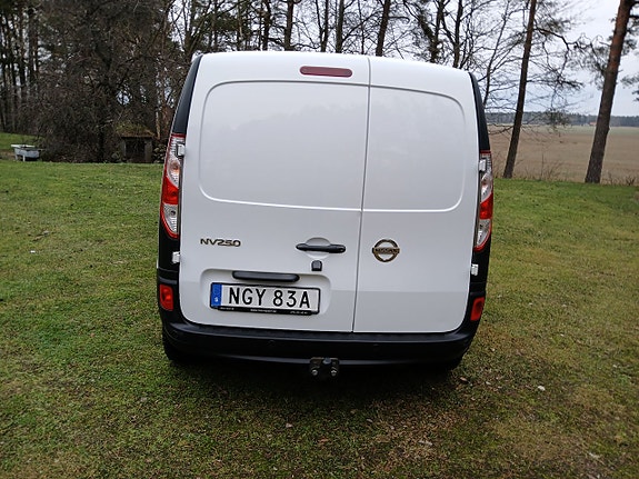 Nissan NV250 3 of 5