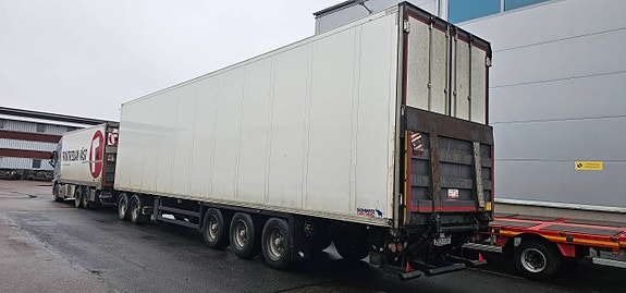 Frystrailer med bakgavellift och dolly