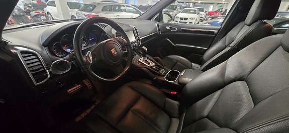 Porsche Cayenne 5 of 5