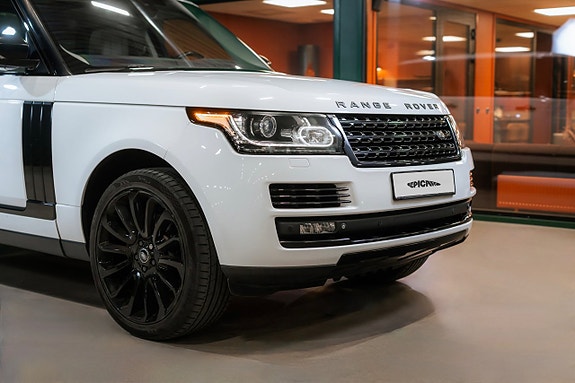 Land Rover Range Rover 2 of 5