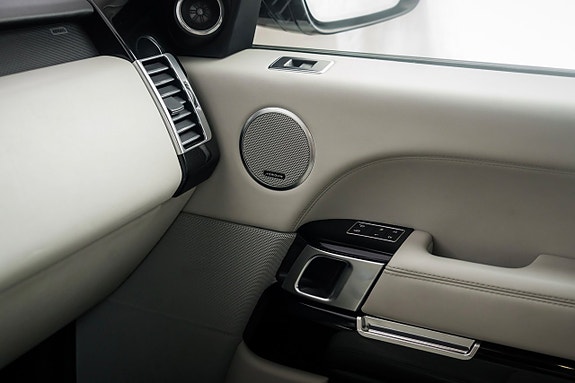 Land Rover Range Rover 18 of 24