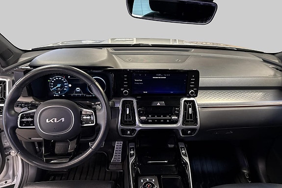 Kia Sorento 10 of 21