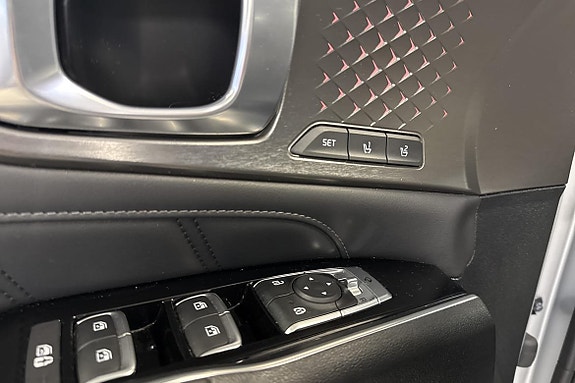 Kia Sorento 18 of 21