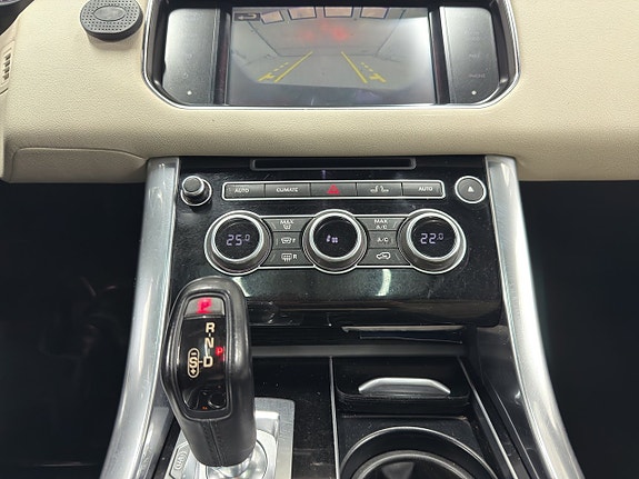 Land Rover Range Rover Sport 16 of 18