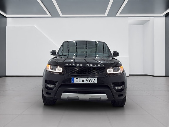 Land Rover Range Rover Sport 3 of 5