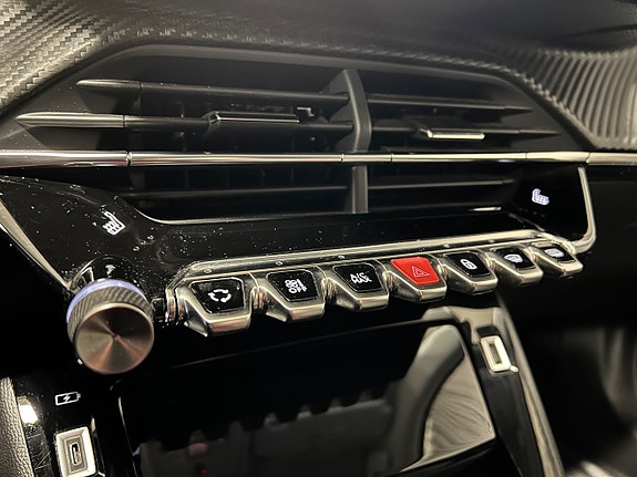 Peugeot 2008 10 of 13