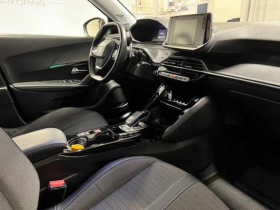 Peugeot 2008 8 of 13