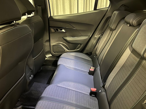 Peugeot 2008 4 of 5