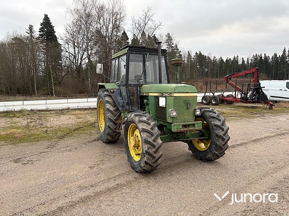 Traktor - John Deere 3140 MFWD 2 of 5