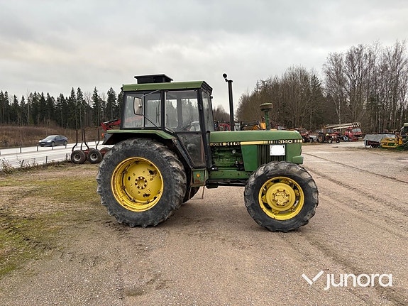 Traktor - John Deere 3140 MFWD 4 of 5