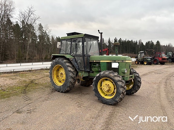Traktor - John Deere 3140 MFWD 3 of 5