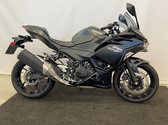 Kawasaki Ninja 500 Sport "Fabriksny hoj för omgående leverans" 2 of 5
