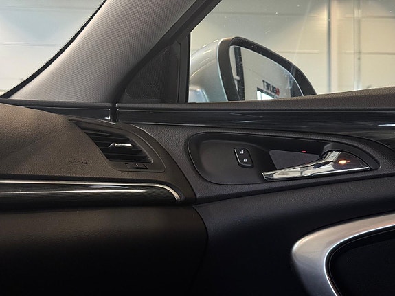 Opel Insignia 13 of 16
