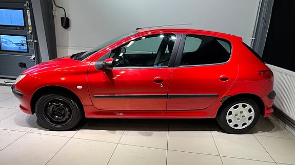Peugeot 206 2 of 5
