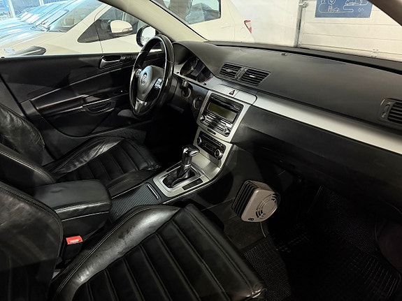 Volkswagen Passat 8 of 10