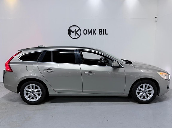 Volvo V60 4 of 5