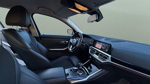 BMW 330e 14 of 30