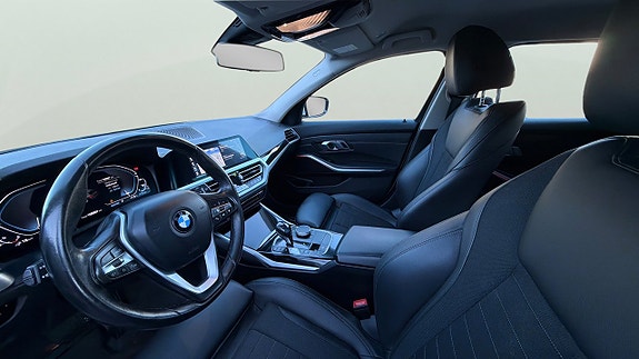 BMW 330e 12 of 30