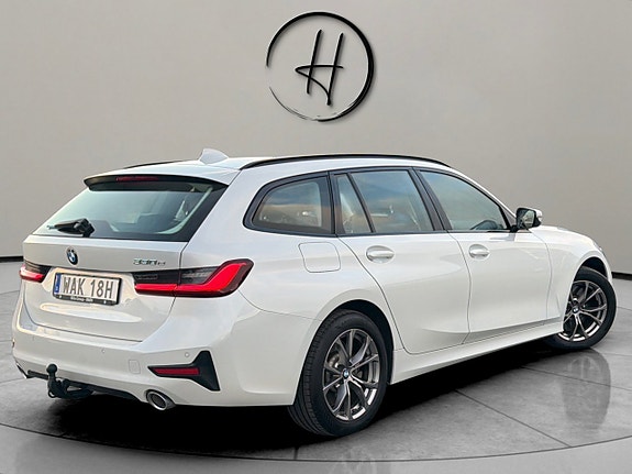 BMW 330e 8 of 30